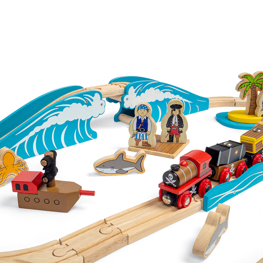 Pirate sales train set